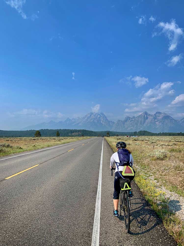 Yellowstone &amp; Tetons Family Multi-Adventure Tour - Big Sky Biking