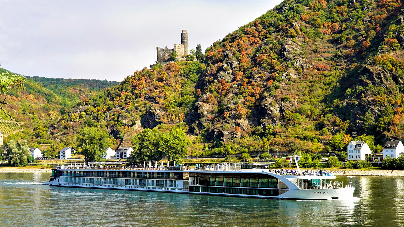 River with Rhinelan`d Maus Castle in background