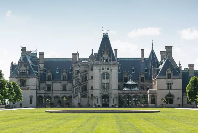 Exterior view of the Inn on Biltmore Estate