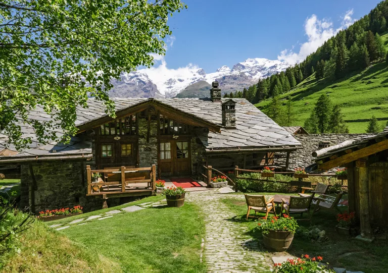 Exterior view of Hotellerie de Mascognaz