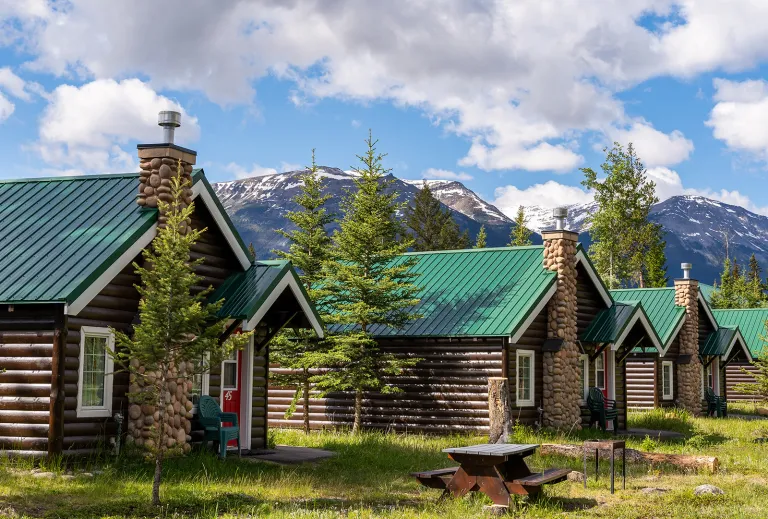 Exterior Pine Bungalows Resort