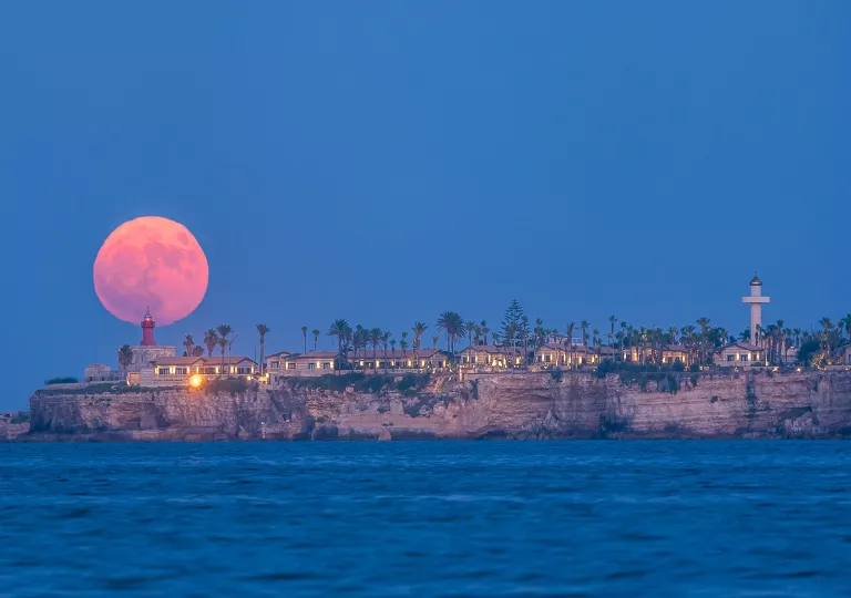 Exterior view of Minareto at night