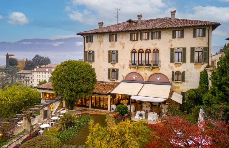 Exterior view of Hotel Villa Cipriani