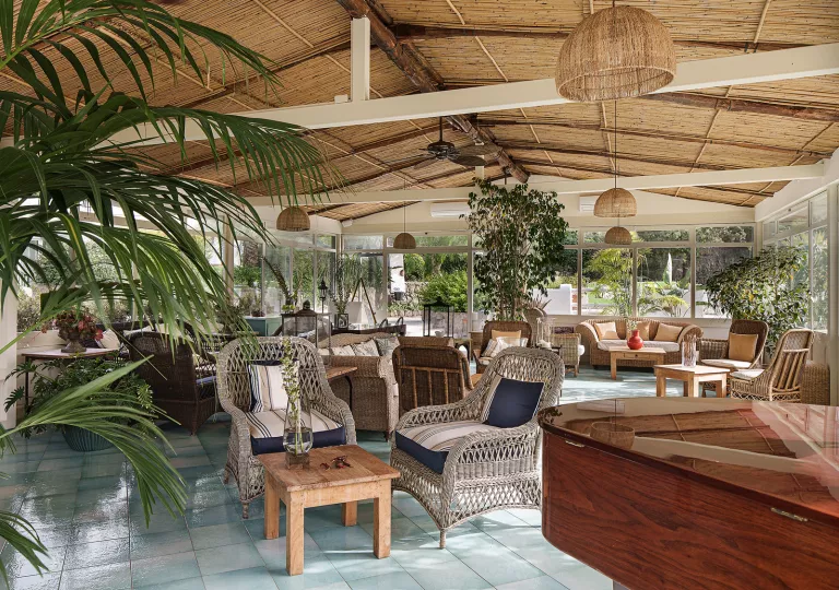 bungalow with lounge furniture