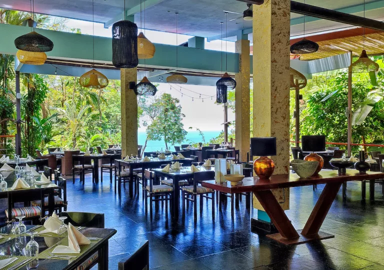 open air hotel dining room