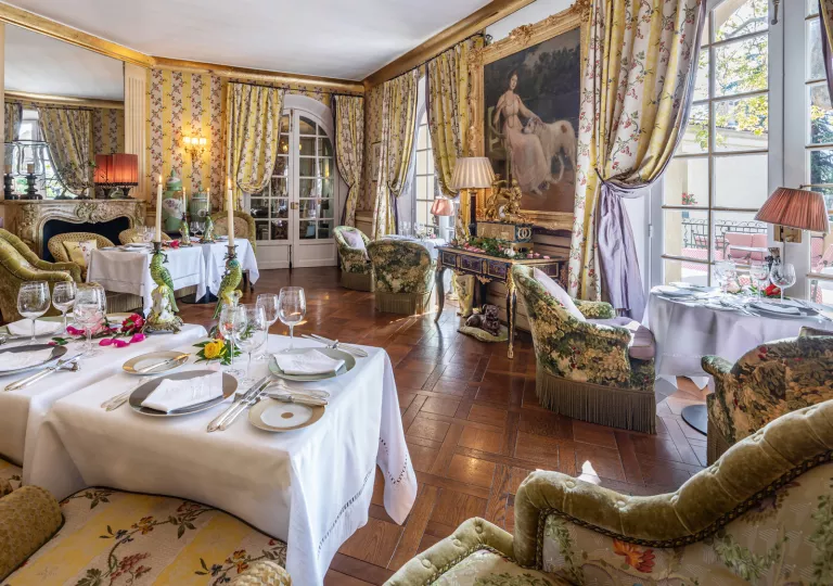 Dining room at Villa Gallici