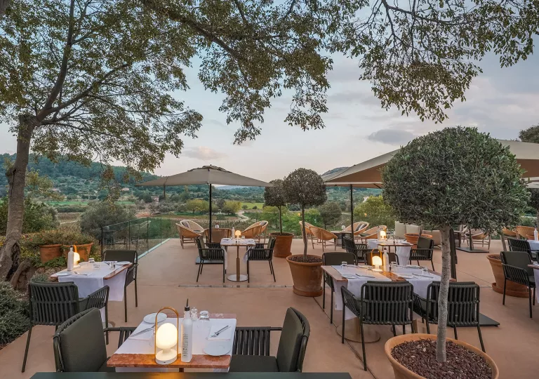 dining room patio overlooking mountains
