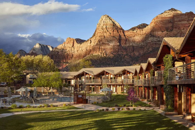 hotel under canyon peaks