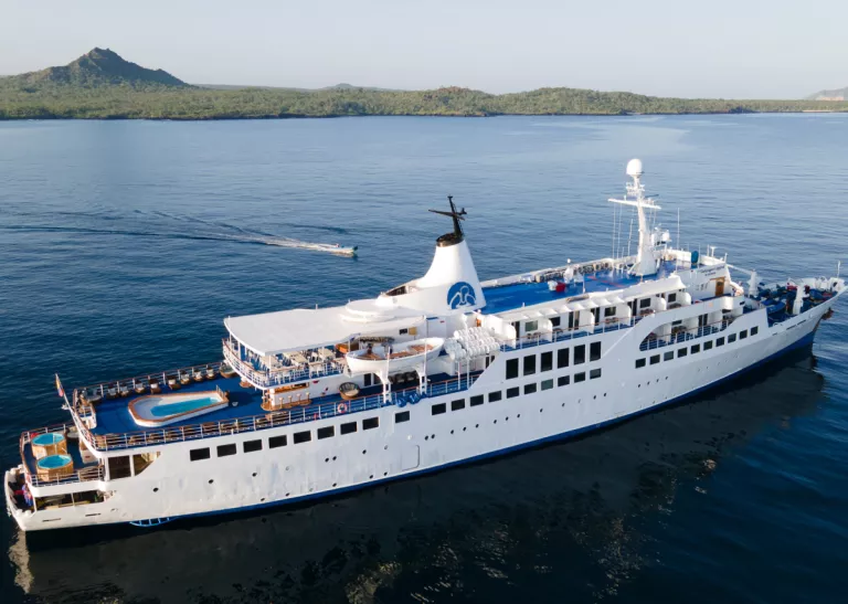 Galapagos Legend Full Boat Image