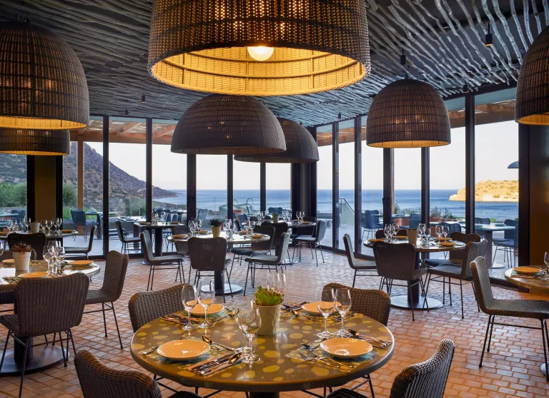 Restaraunt overlooking the mediterranean sea.