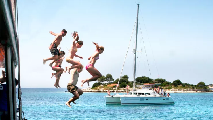 dec2012_storefront_croatia-2