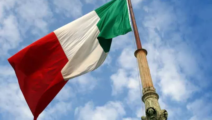 Italian Flag rustling in the wind