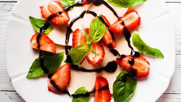 Strawberries with balsamic vinegar