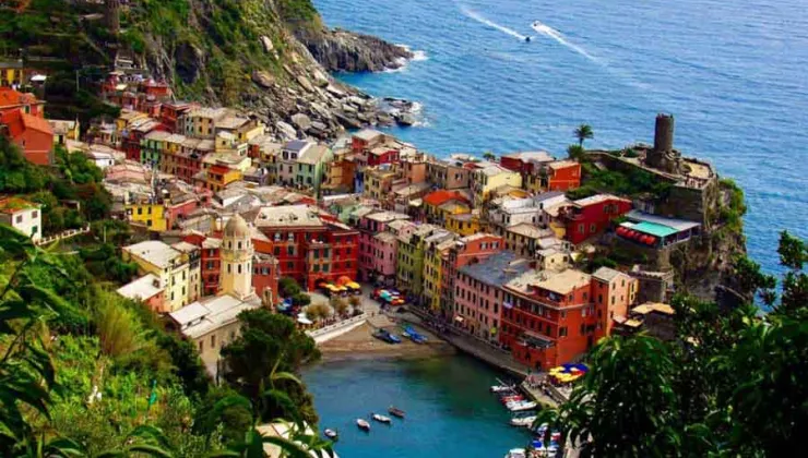 Backroads in Cinque Terre, Italy