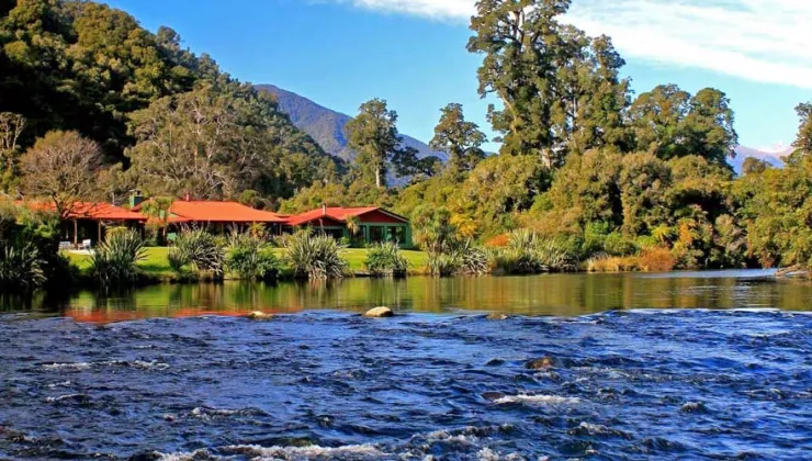 Wilderness Lodge Lake Moeraki