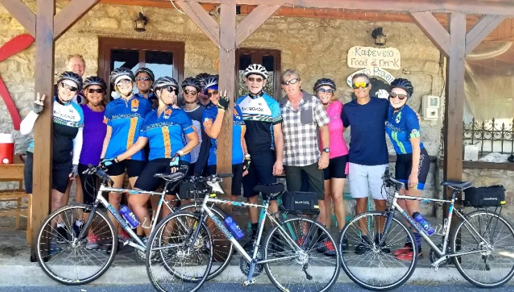 Group of Backroads cyclists