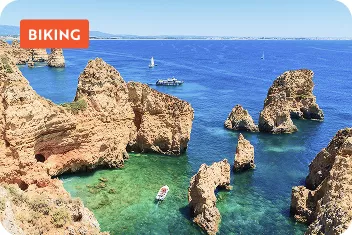 Cliff next to the ocean with large boulders