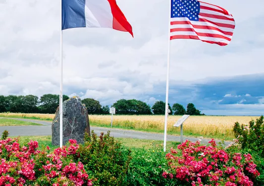 Flag of France and Flag of U.S.