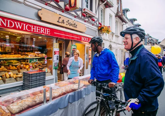Two Backroads Guests Stopping for a Sandwich 
