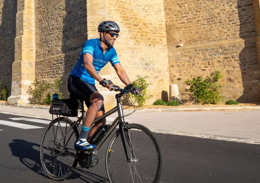 Biker in Backroad's jersey.