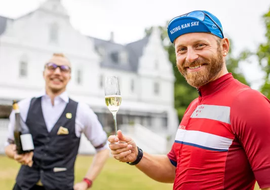 Toast Outside Sweden