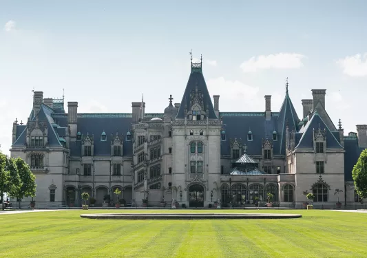 Exterior view of the Inn on Biltmore Estate