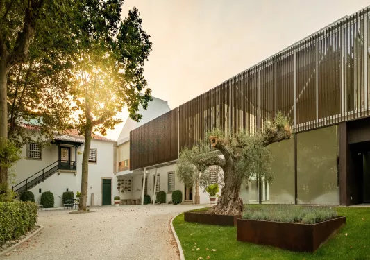 Exterior view of Quinta da Pecheca Hotel.