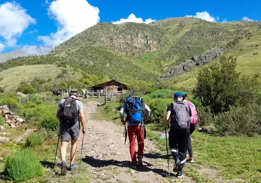 backpackers travel and adventure mendoza
