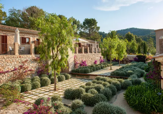 Grounds Castell Son Claret