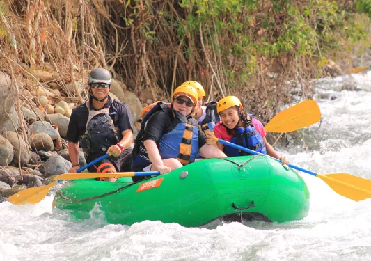 Rafting Rivers Edge Costa Rica