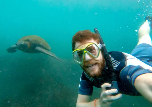 Selfie Turtle Galapagos