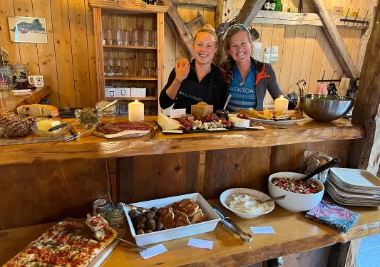 Lunch Leaders Behind Bar Norway