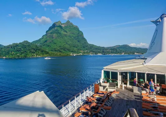 Sailing the waters of Tahiti