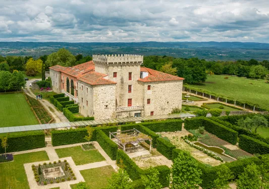 Exterior view of Áurea Palacio de Sober