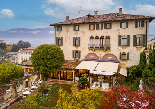 Exterior view of Hotel Villa Cipriani