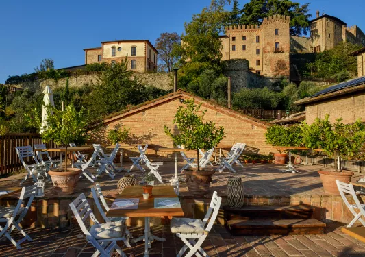 Patio Antico Borgo di Tabiano Castello Patio