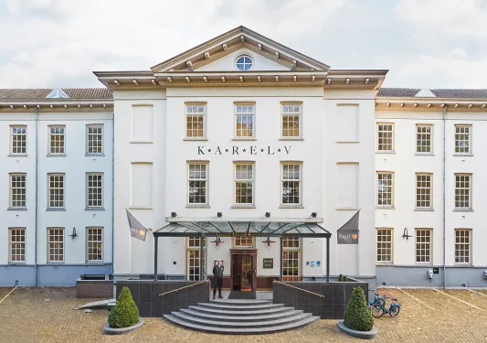 Exterior view of the Grand Hotel Karel V