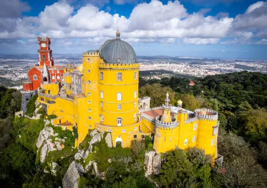 Wide shot of the National Palace of Pena.