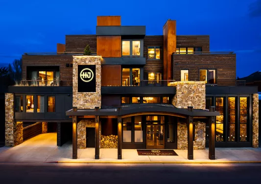 Exterior view of Hotel Jackson