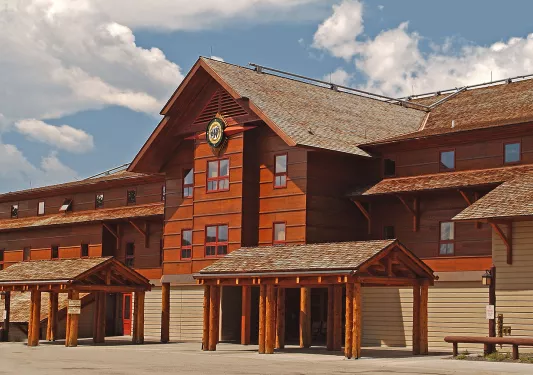 Old Faithful Snow Lodge