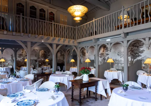 restaurant dining room with tables