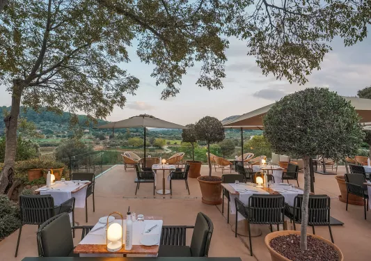 dining room patio overlooking mountains