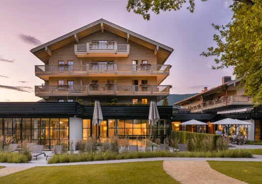 Hotel egerner hoefe exterior with patio and grounds