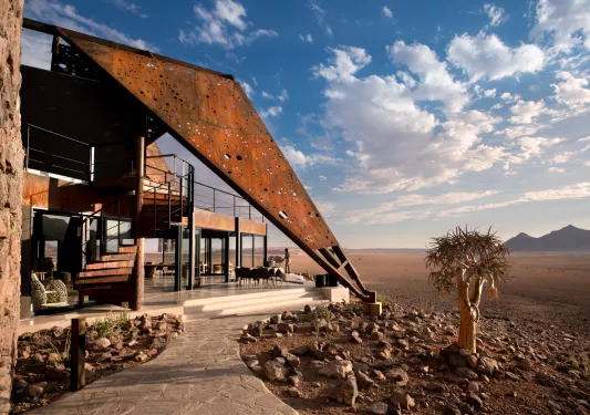 sculptural lodge in the desert