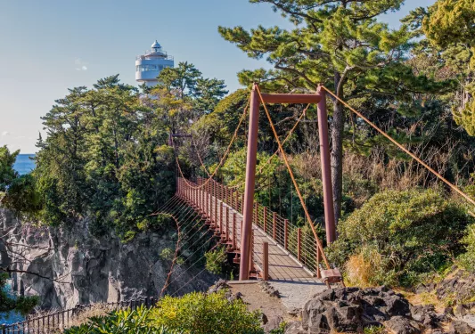 Large suspension bridge connecting two cliffs