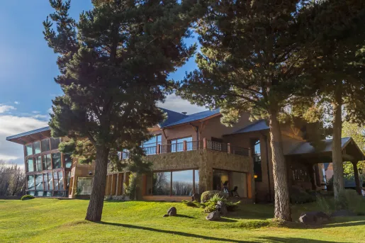 Exterior view of Hotel Posada Los Alamos