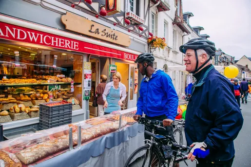 Two Backroads Guests Stopping for a Sandwich 