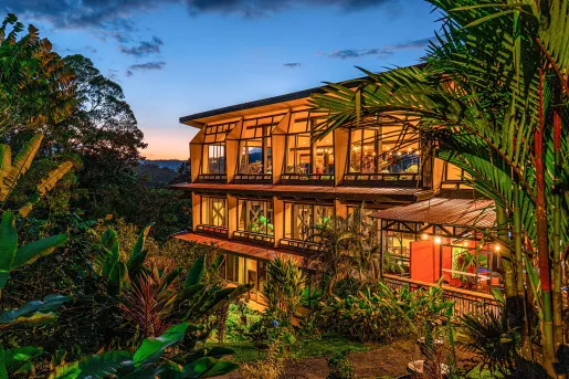 Exterior of Arenal Kioro