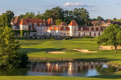 Exterior view of the Chateau des Vigiers
