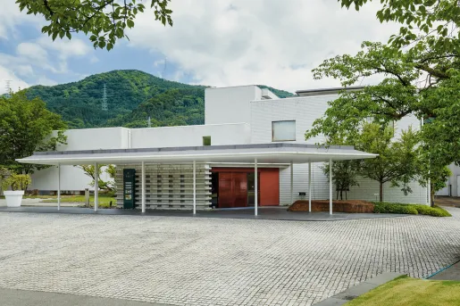 Exterior view of the River Retreat Garaku